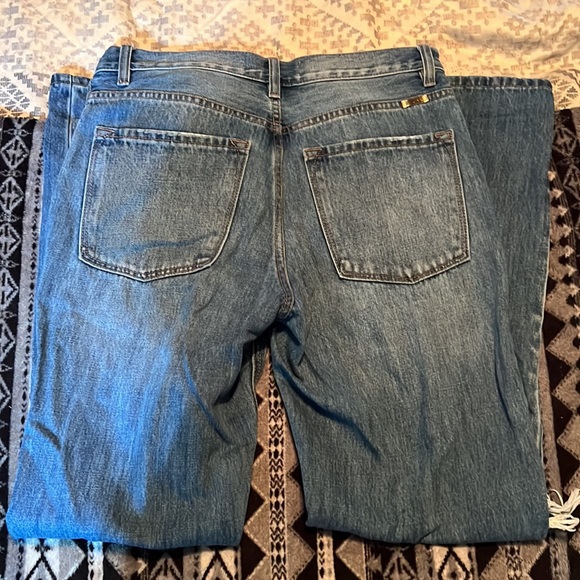 3/25 - Picture 2 of 3